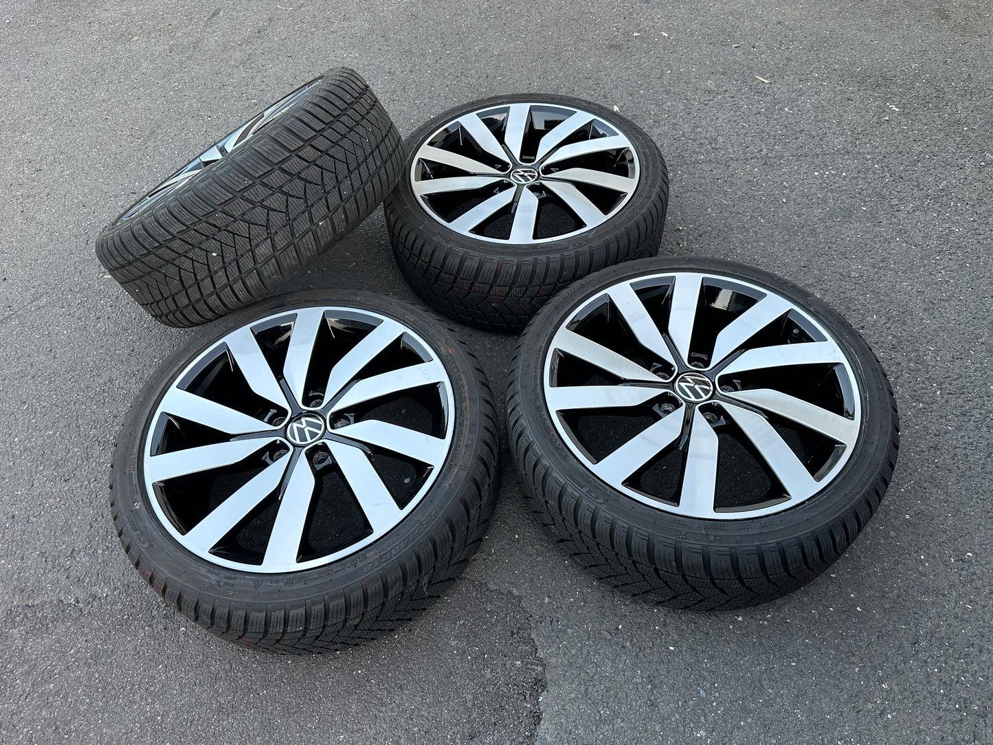 Kompletträder Original Volkswagen Marseille Alufelgen Golf VIII 8 GTI 225/40R18 7,5jx18 ET51 5x112. Top